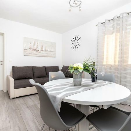 Apartman Topic Appartement Kaštela Buitenkant foto